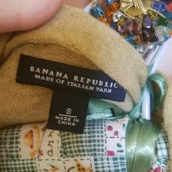 Banana Republic Cardigan - Picture 2 of 6